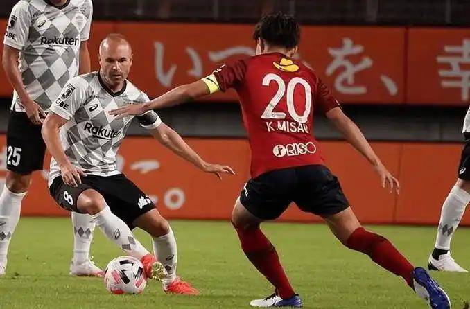 亚冠集结日再迎强敌;芝加哥公牛外线爆发;主帅态度——震撼外界;阵容厚度经受考验 亚冠集结日再迎强敌;芝加哥公牛外线爆发;主帅态度——震撼外界;阵容厚度经受考验